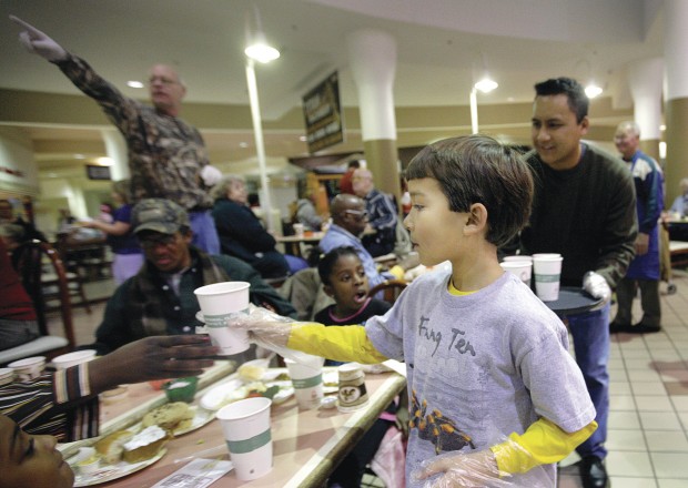 THANKSGIVING_DINNER_01_CC_00008786A